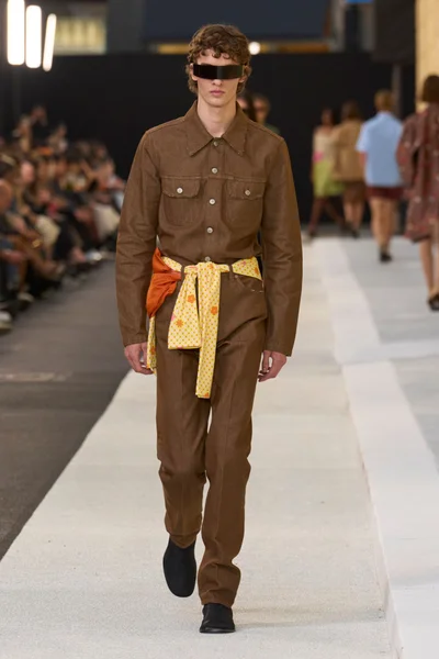 Look 23
